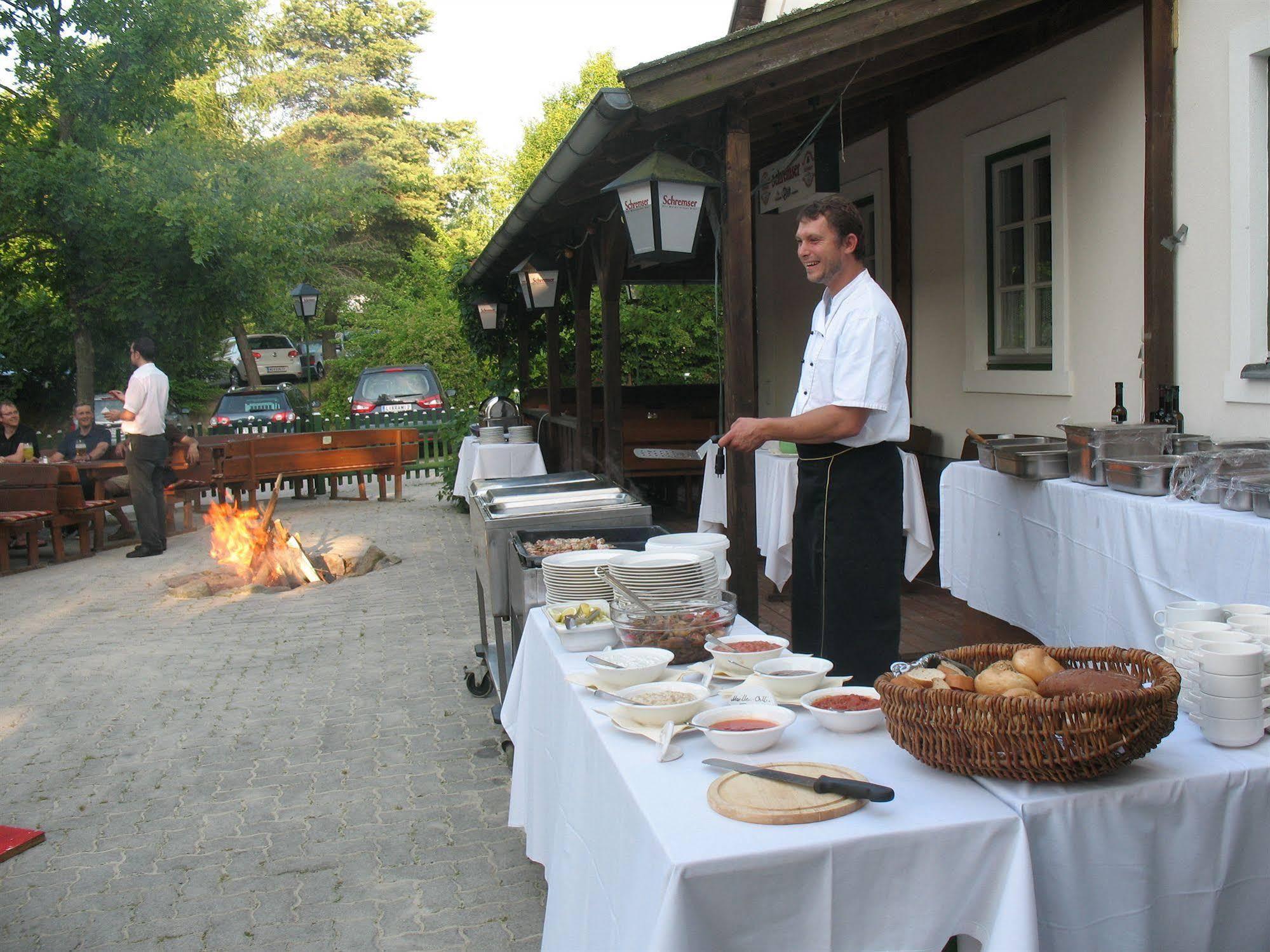 Theater- Und Feriendorf Koenigsleitn Gmbh Hotel Litschau Ngoại thất bức ảnh